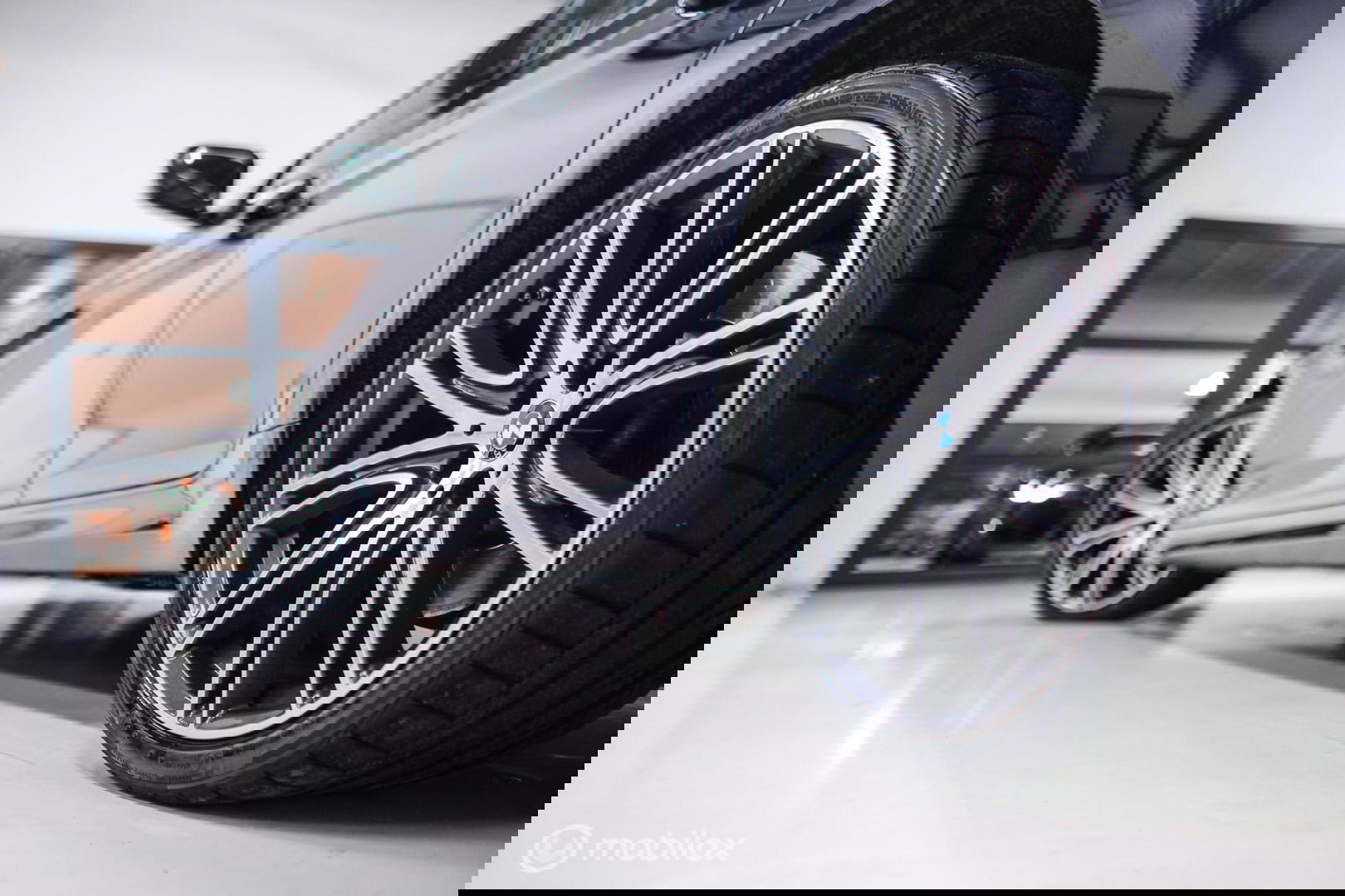 BMW 5 Serie Touring 540d xDrive High Executive | B&W audio | Adaptive | HUD | 360 camera | Carbon Black | Panoramadak | Stoelkoeling | LED |