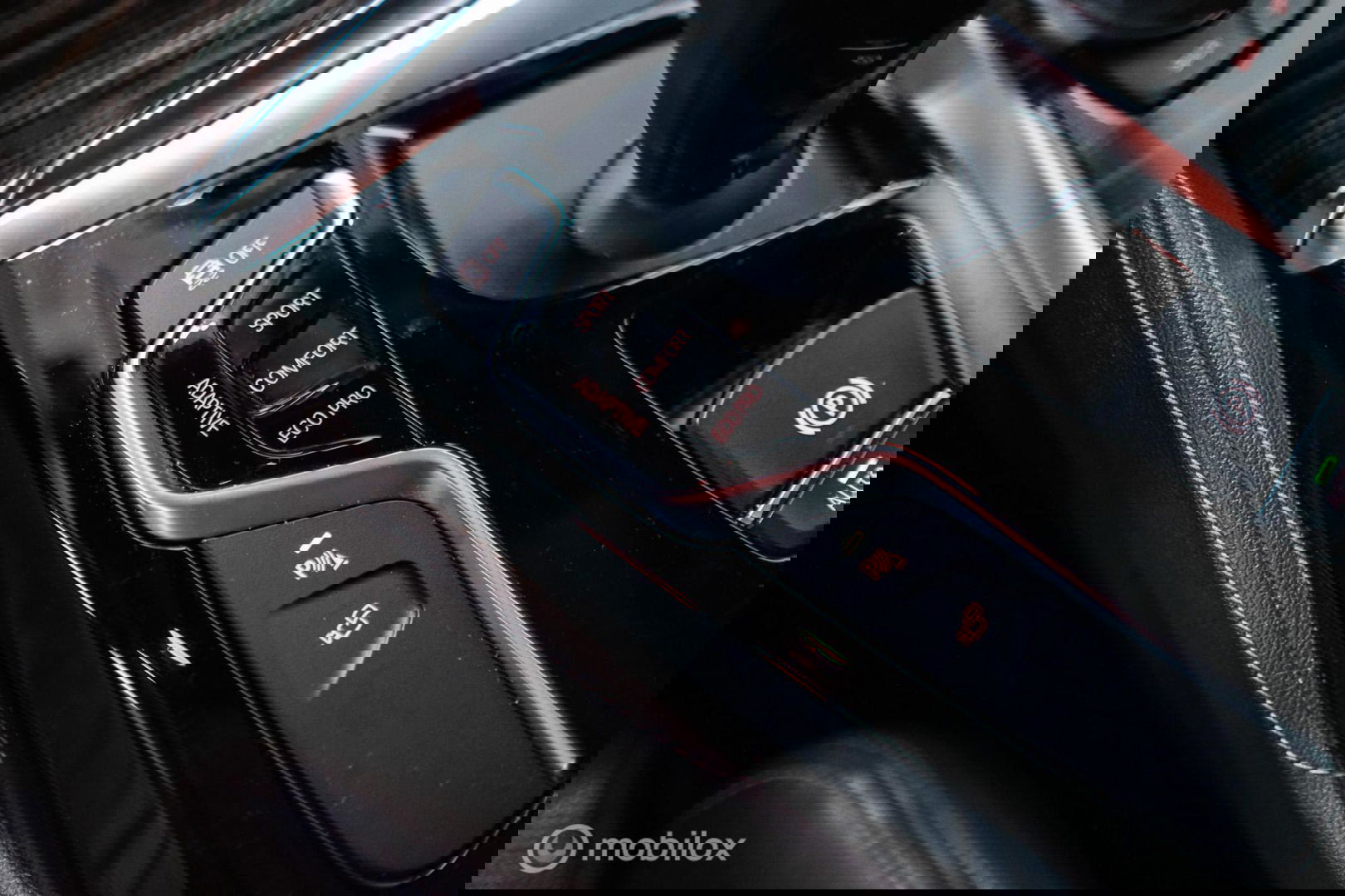 BMW 5 Serie Touring 540d xDrive High Executive | B&W audio | Adaptive | HUD | 360 camera | Carbon Black | Panoramadak | Stoelkoeling | LED |