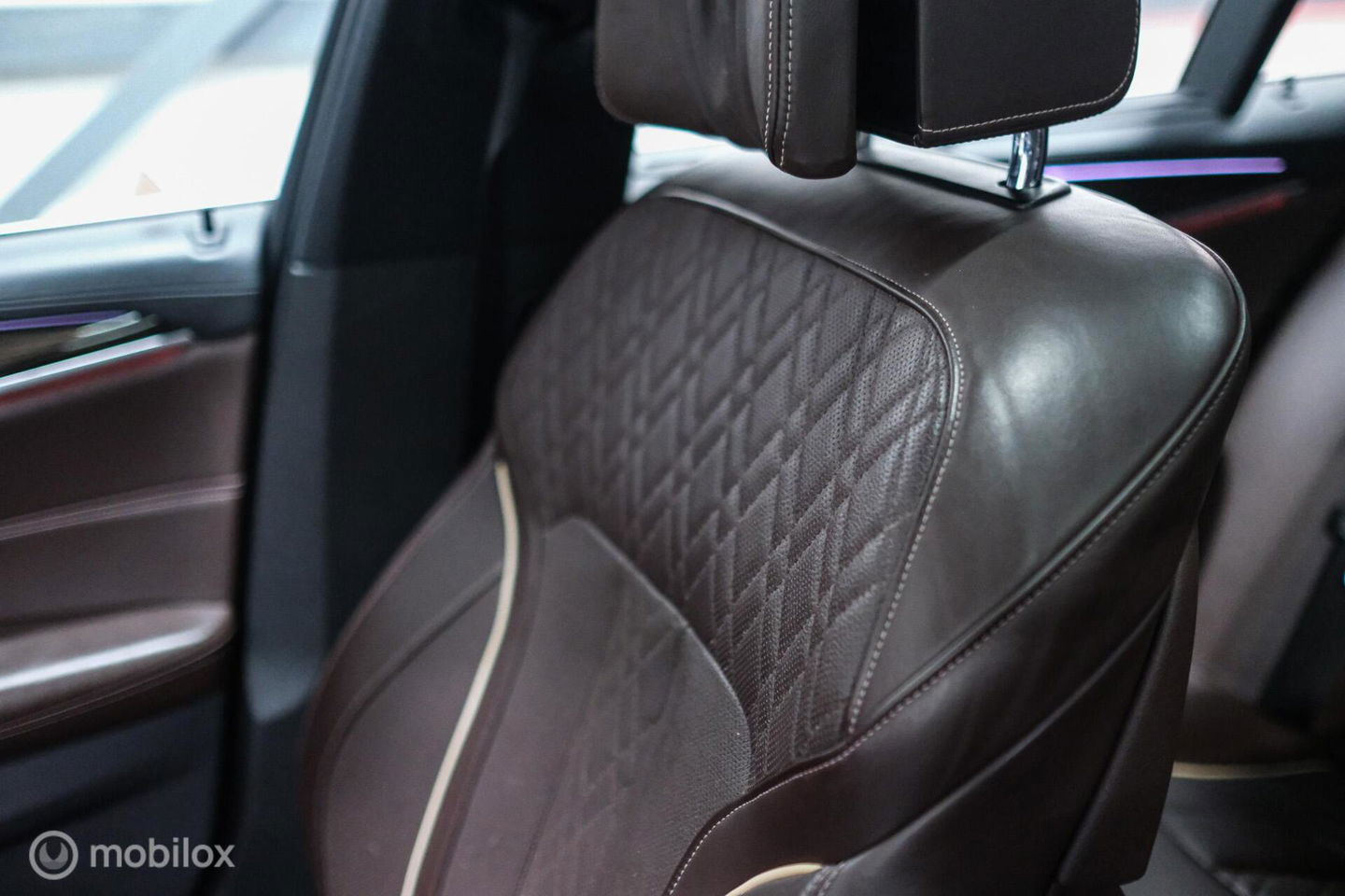 BMW 5 Serie Touring 540d xDrive High Executive | B&W audio | Adaptive | HUD | 360 camera | Carbon Black | Panoramadak | Stoelkoeling | LED |