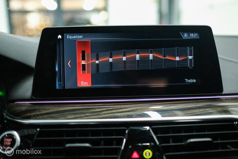 BMW 5 Serie Touring 540d xDrive High Executive | B&W audio | Adaptive | HUD | 360 camera | Carbon Black | Panoramadak | Stoelkoeling | LED |