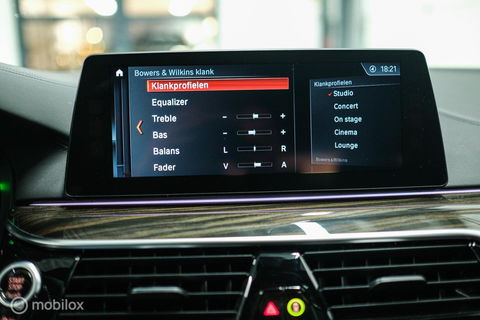 BMW 5 Serie Touring 540d xDrive High Executive | B&W audio | Adaptive | HUD | 360 camera | Carbon Black | Panoramadak | Stoelkoeling | LED |