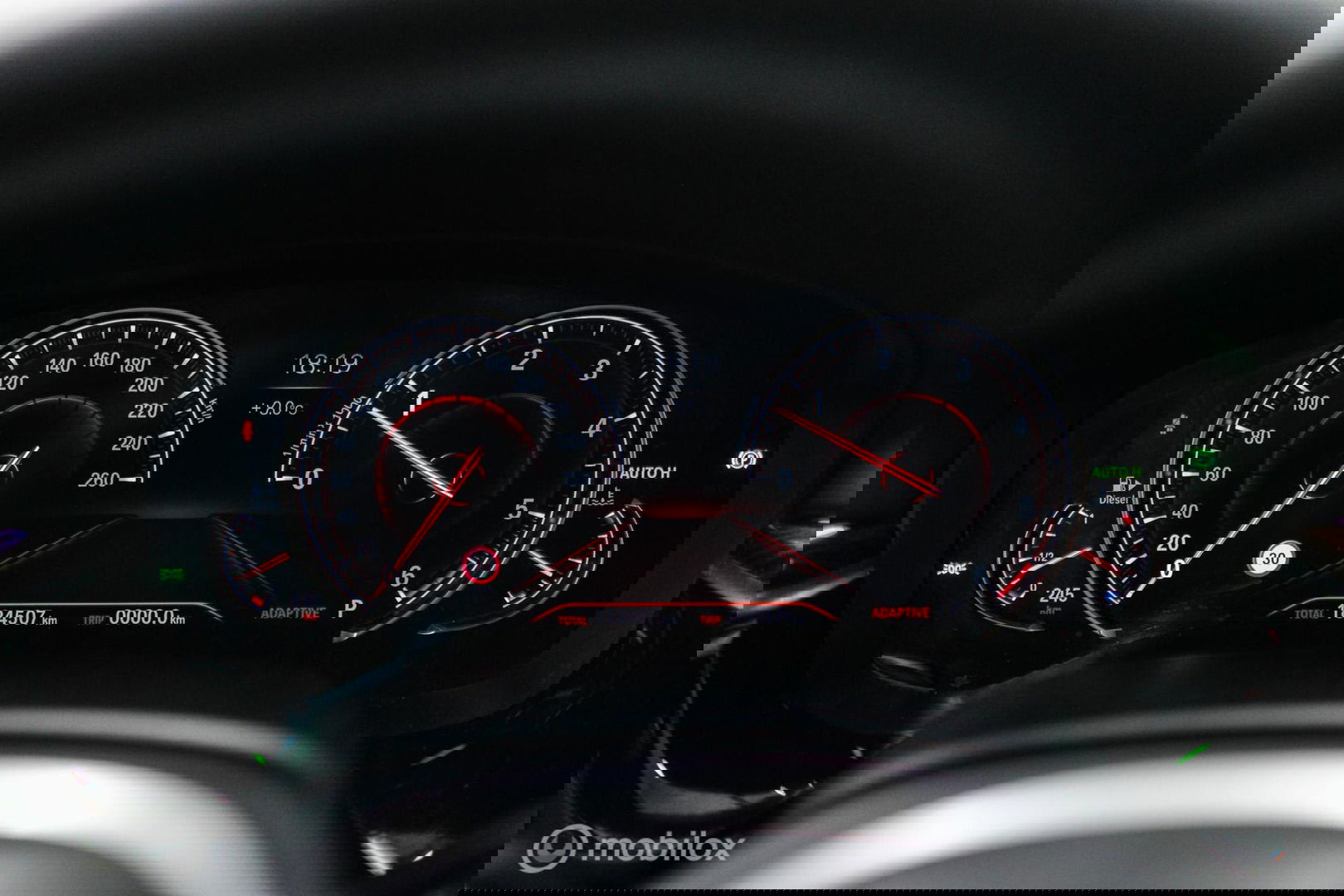 BMW 5 Serie Touring 540d xDrive High Executive | B&W audio | Adaptive | HUD | 360 camera | Carbon Black | Panoramadak | Stoelkoeling | LED |