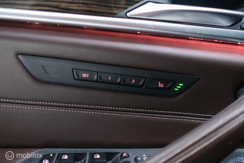 BMW 5 Serie Touring 540d xDrive High Executive | B&W audio | Adaptive | HUD | 360 camera | Carbon Black | Panoramadak | Stoelkoeling | LED |