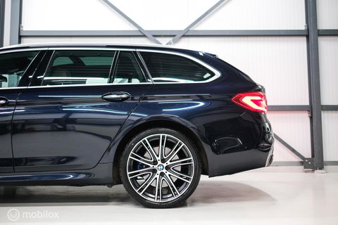 BMW 5 Serie Touring 540d xDrive High Executive | B&W audio | Adaptive | HUD | 360 camera | Carbon Black | Panoramadak | Stoelkoeling | LED |