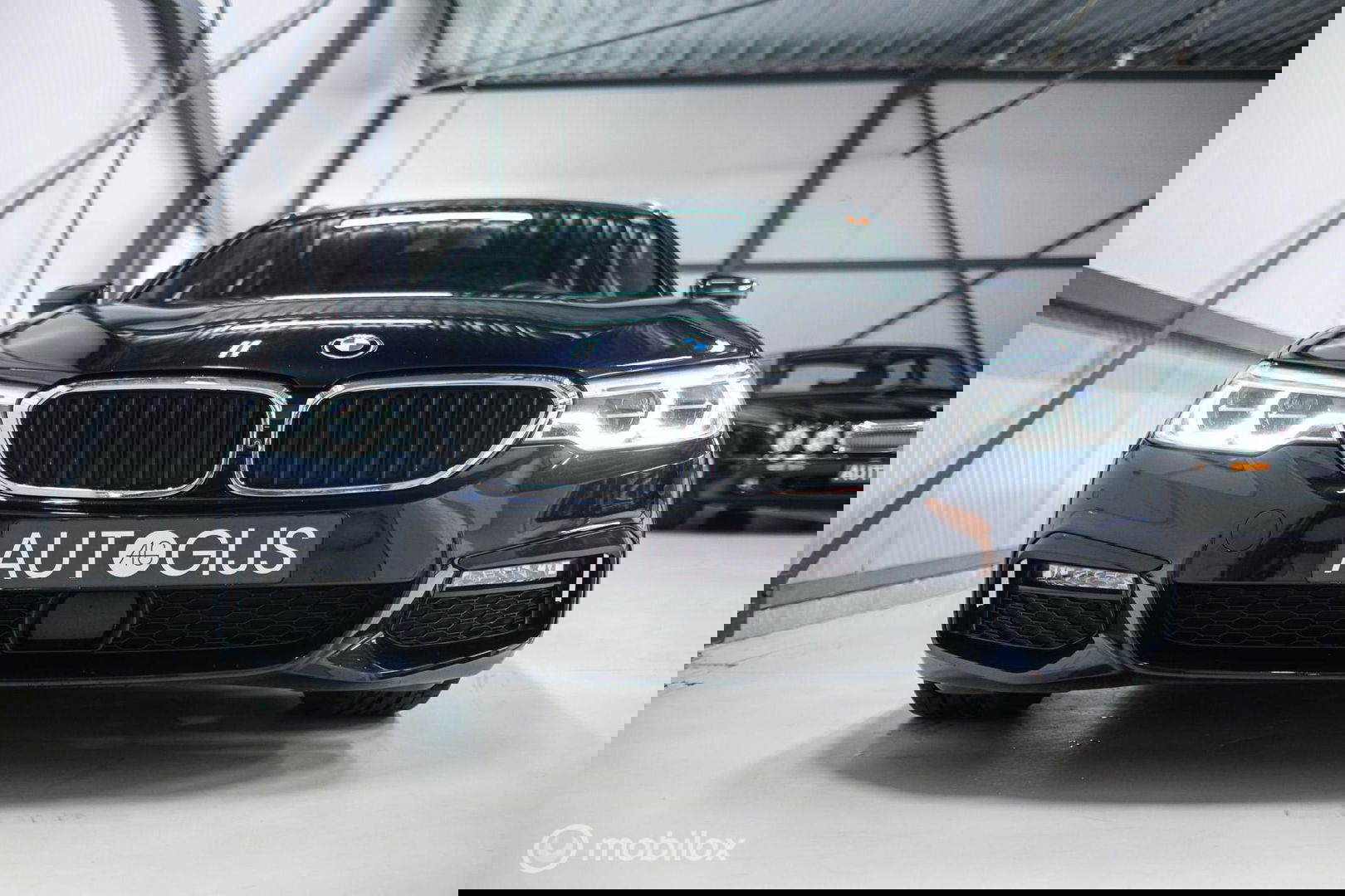 BMW 5 Serie Touring 540d xDrive High Executive | B&W audio | Adaptive | HUD | 360 camera | Carbon Black | Panoramadak | Stoelkoeling | LED |