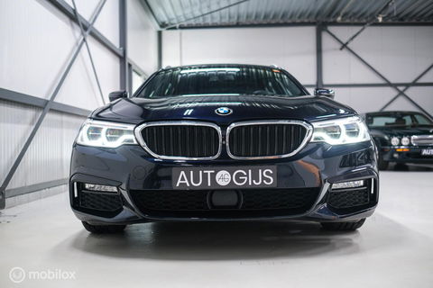 BMW 5 Serie Touring 540d xDrive High Executive | B&W audio | Adaptive | HUD | 360 camera | Carbon Black | Panoramadak | Stoelkoeling | LED |