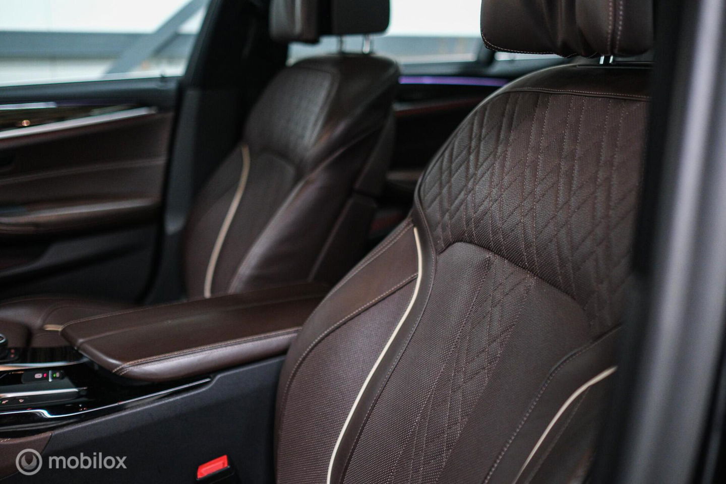 BMW 5 Serie Touring 540d xDrive High Executive | B&W audio | Adaptive | HUD | 360 camera | Carbon Black | Panoramadak | Stoelkoeling | LED |