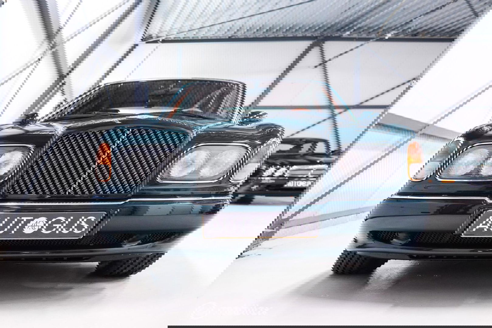 Bentley Arnage 4.5 V8 Green Label | First owner | Green over tan | Original dutch delivered | Mulsanne Green | Green Carpets | Service History