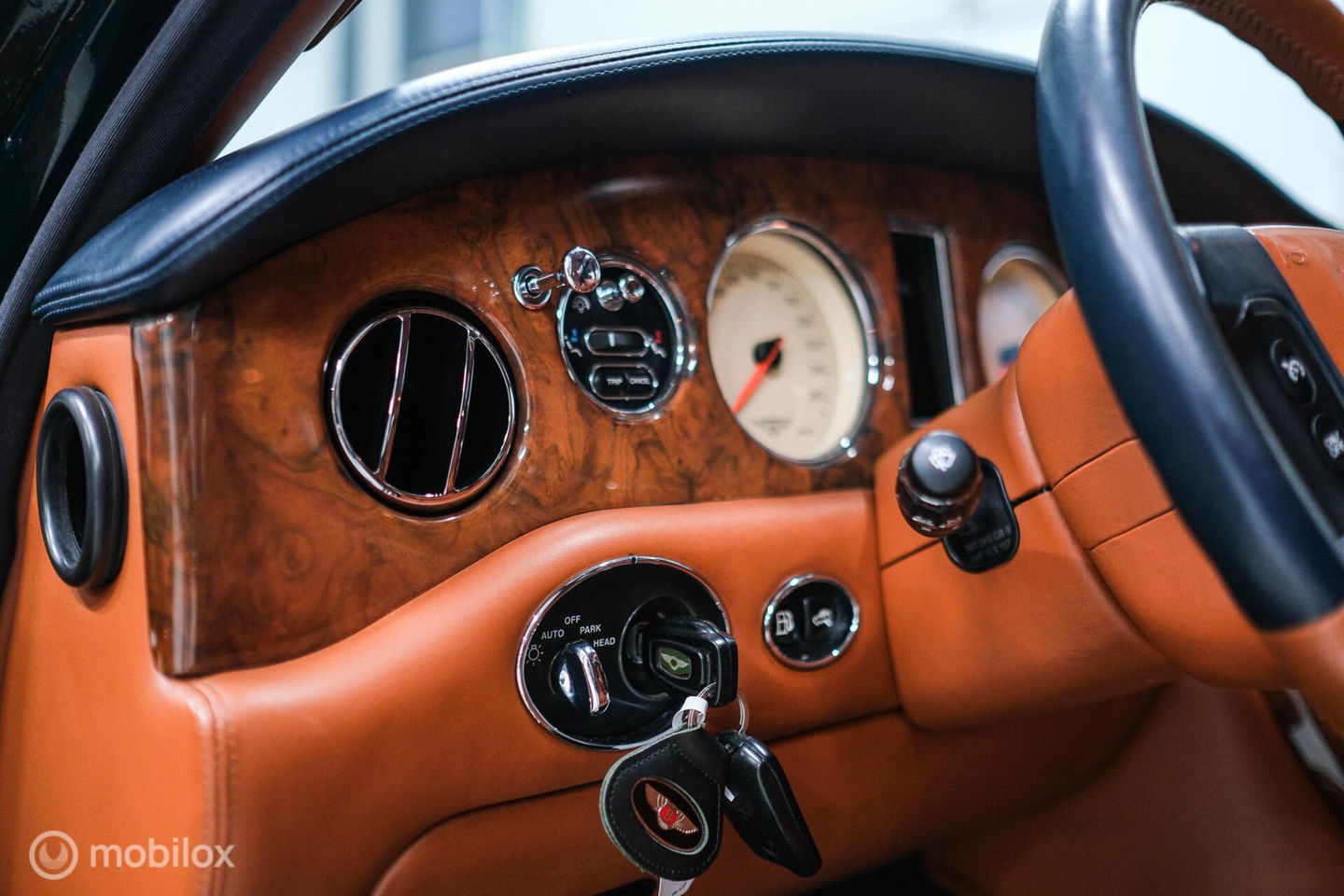 Bentley Arnage 4.5 V8 Green Label | First owner | Green over tan | Original dutch delivered | Mulsanne Green | Green Carpets | Service History