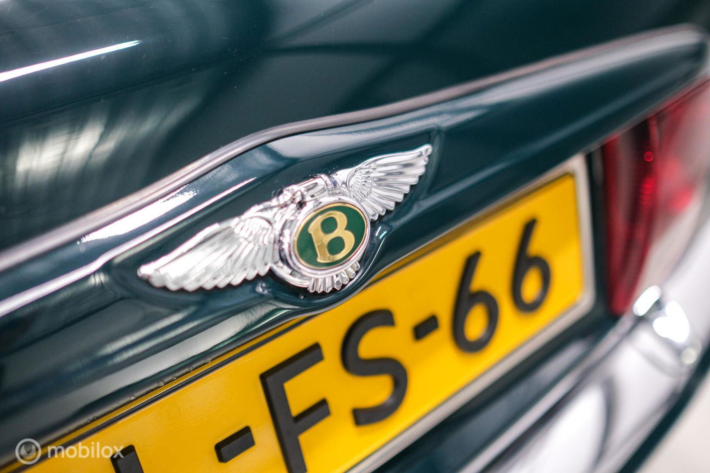 Bentley Arnage 4.5 V8 Green Label | First owner | Green over tan | Original dutch delivered | Mulsanne Green | Green Carpets | Service History