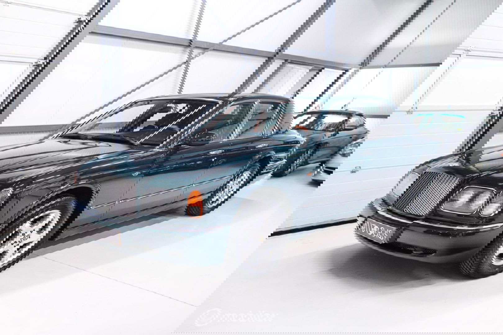 Bentley Arnage 4.5 V8 Green Label | First owner | Green over tan | Original dutch delivered | Mulsanne Green | Green Carpets | Service History