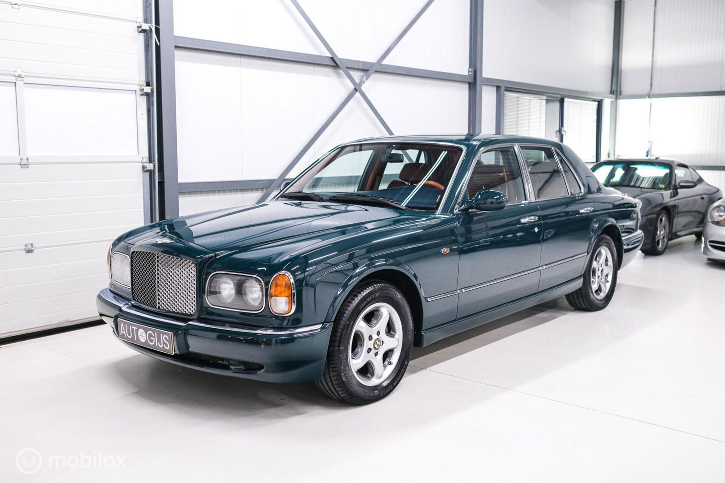 Bentley Arnage 4.5 V8 Green Label | First owner | Green over tan | Original dutch delivered | Mulsanne Green | Green Carpets | Service History