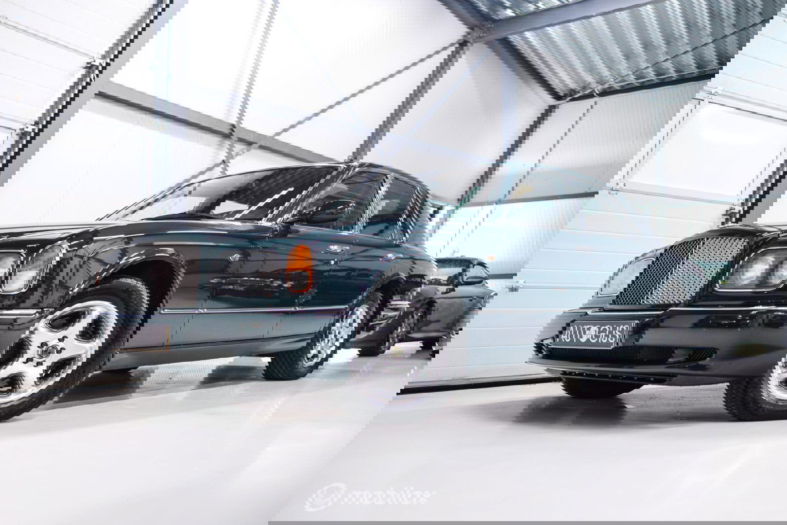 Bentley Arnage 4.5 V8 Green Label | First owner | Green over tan | Original dutch delivered | Mulsanne Green | Green Carpets | Service History