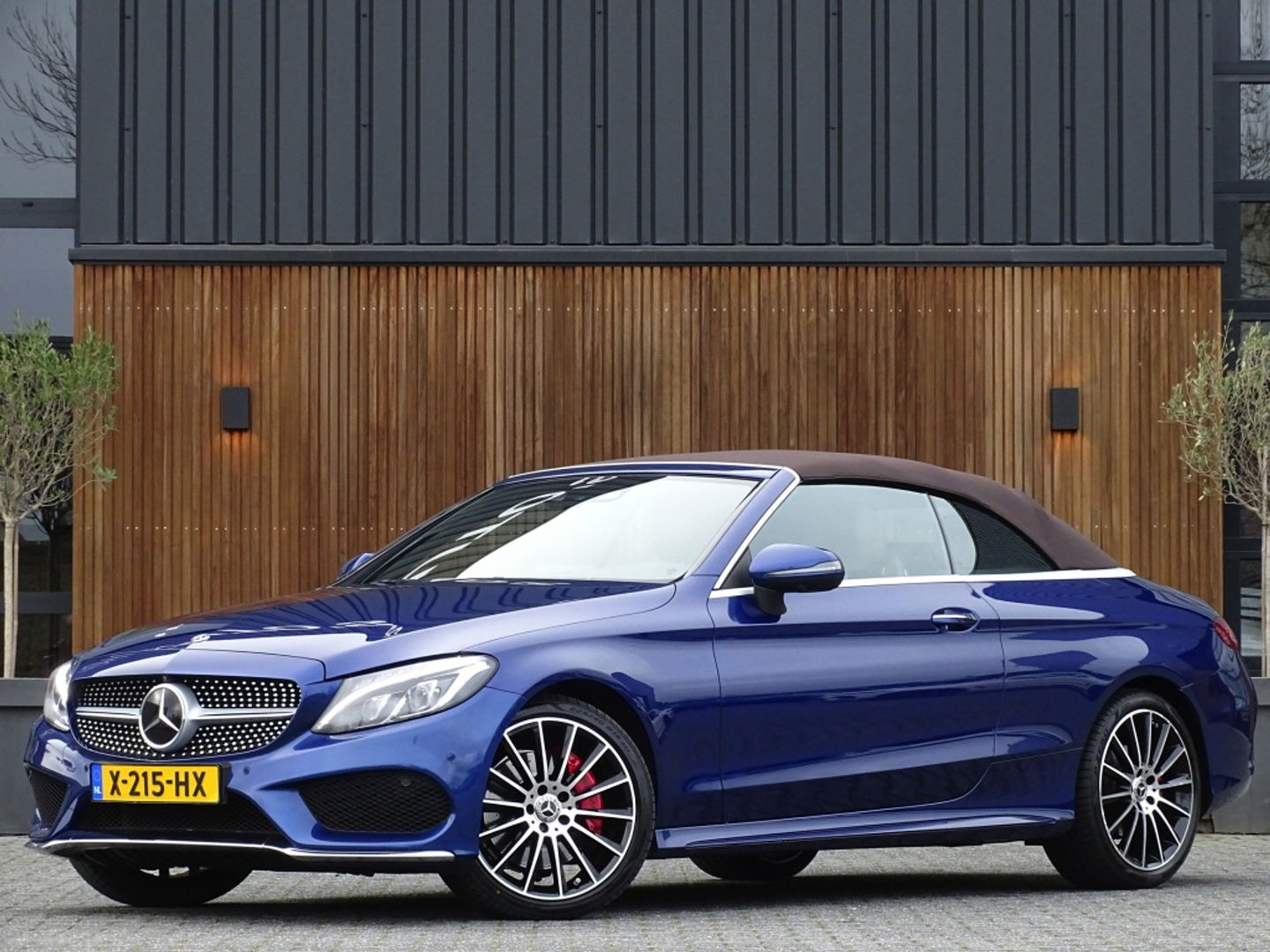 Mercedes-Benz C-Klasse Cabrio 400 334PK 4-Matic AMG / Premium Plus