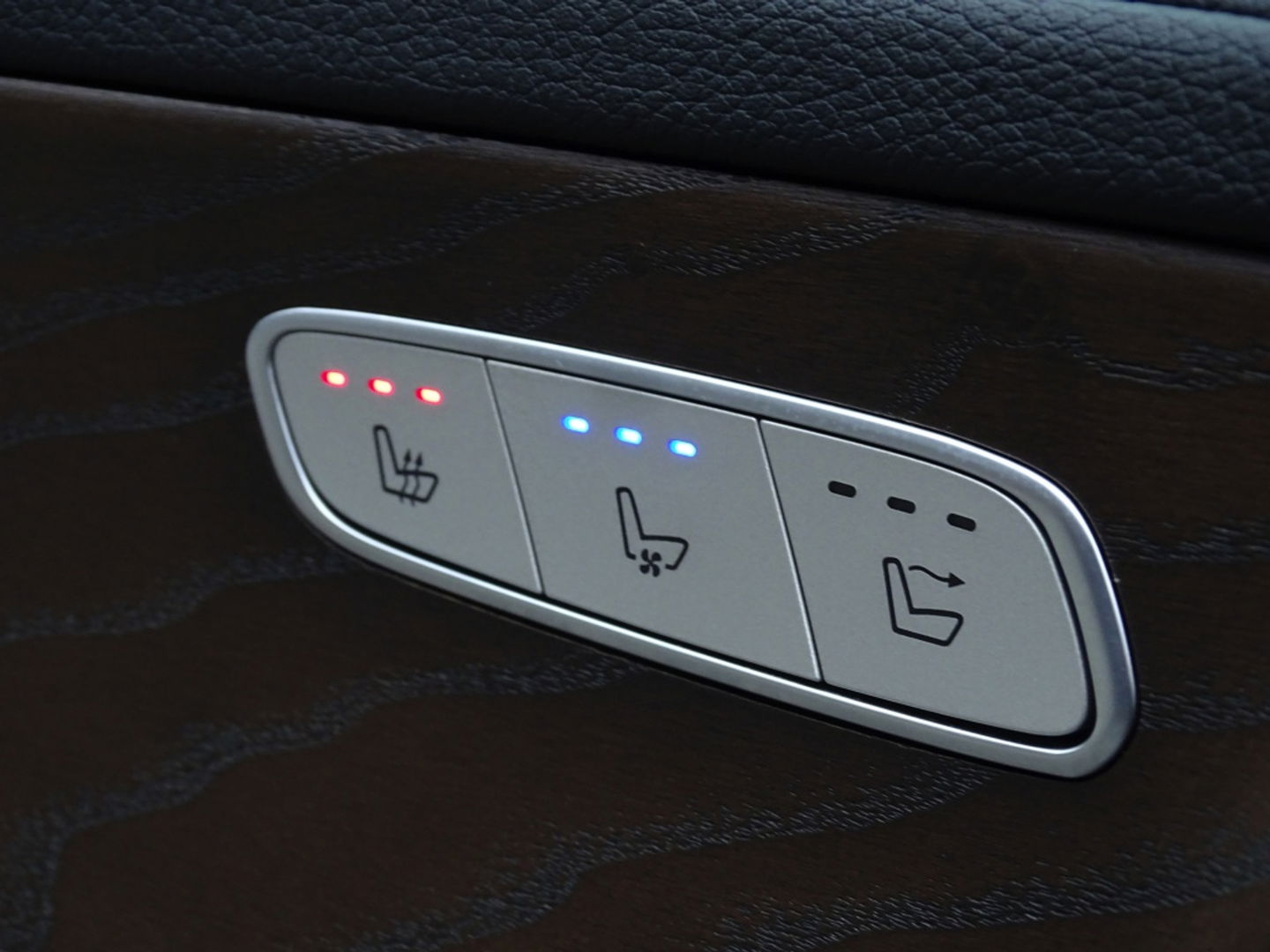 Mercedes-Benz C-Klasse Cabrio 400 334PK 4-Matic AMG / Premium Plus