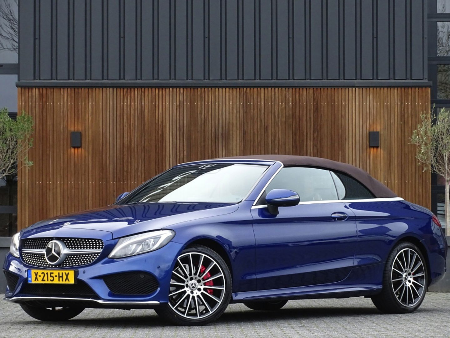 Mercedes-Benz C-Klasse Cabrio 400 334PK 4-Matic AMG / Premium Plus