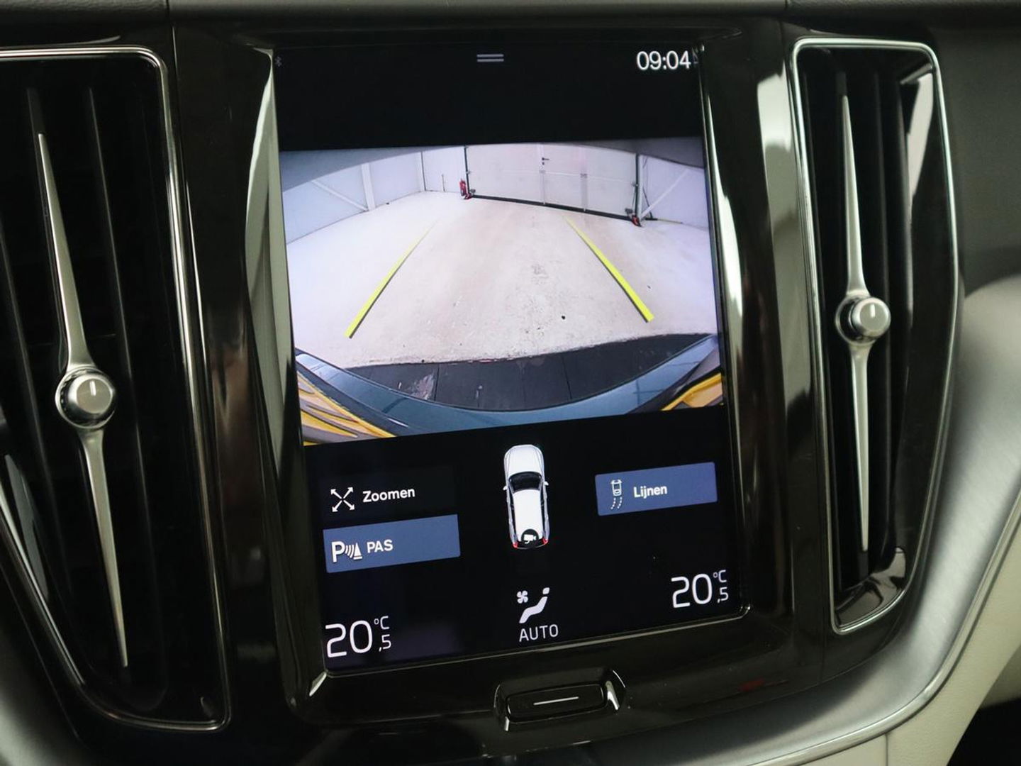 Volvo XC60 2.0 Recharge T6 AWD Business Pro | Panoramadak | Leder | Camera | Carplay | Navigatie | Full LED | Cruise control | Parkeerverwarming | PHEV | Plug In