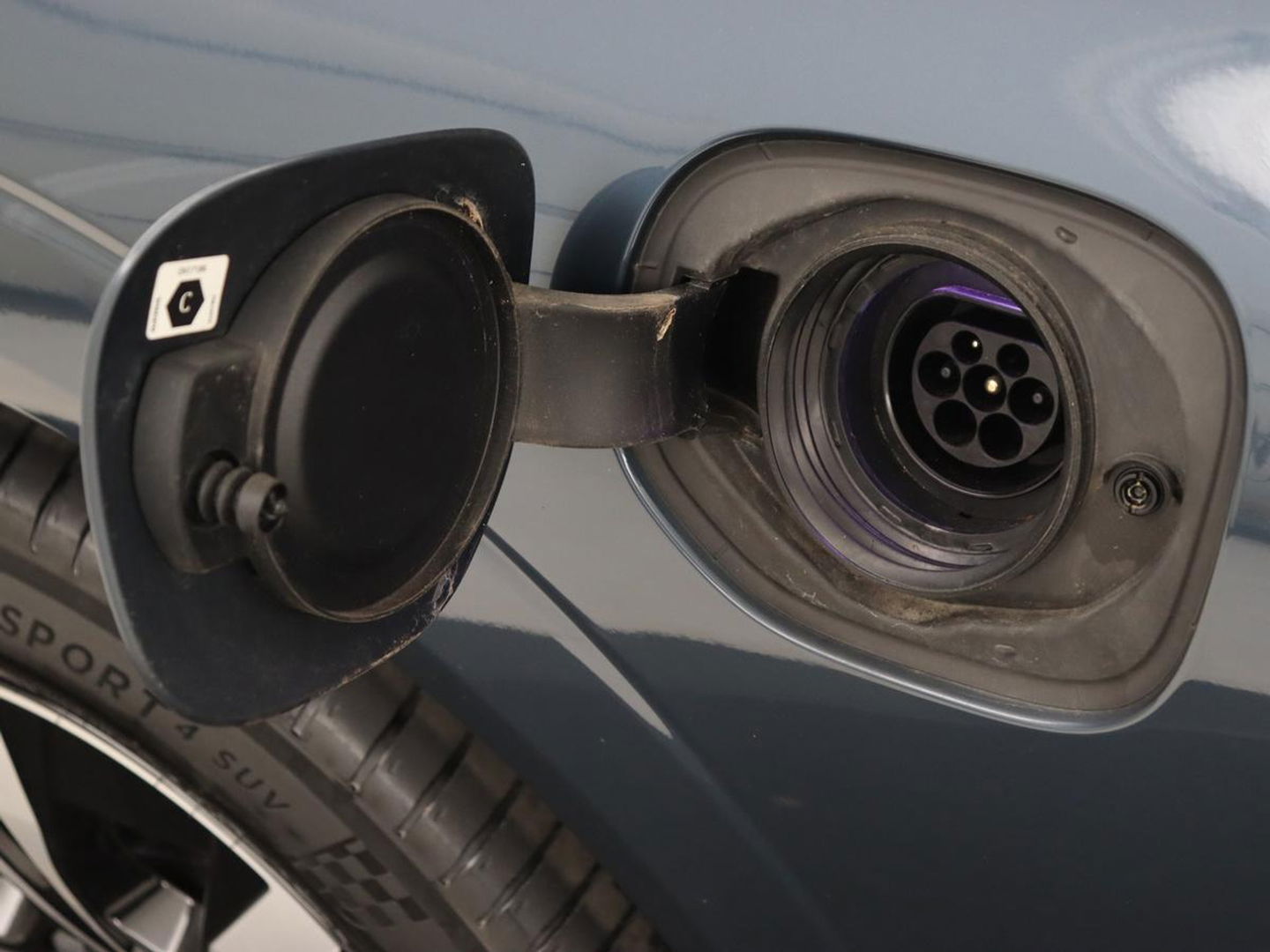 Volvo XC60 2.0 Recharge T6 AWD Business Pro | Panoramadak | Leder | Camera | Carplay | Navigatie | Full LED | Cruise control | Parkeerverwarming | PHEV | Plug In