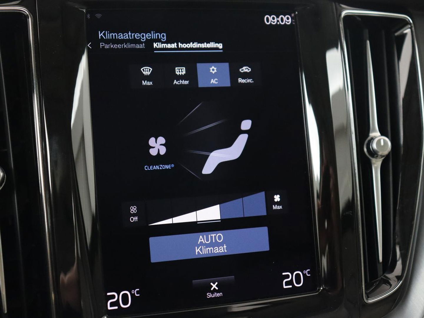 Volvo XC60 2.0 Recharge T6 AWD Business Pro | Panoramadak | Leder | Camera | Carplay | Navigatie | Full LED | Cruise control | Parkeerverwarming | PHEV | Plug In