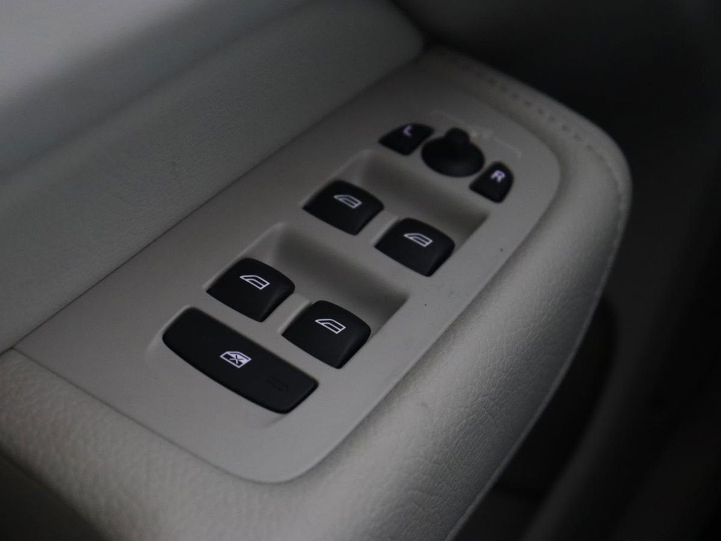 Volvo XC60 2.0 Recharge T6 AWD Business Pro | Panoramadak | Leder | Camera | Carplay | Navigatie | Full LED | Cruise control | Parkeerverwarming | PHEV | Plug In