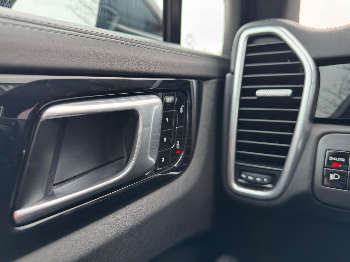 Porsche Cayenne 3.0 340PK Panorama 360 Camera Led Navi Dealer OH