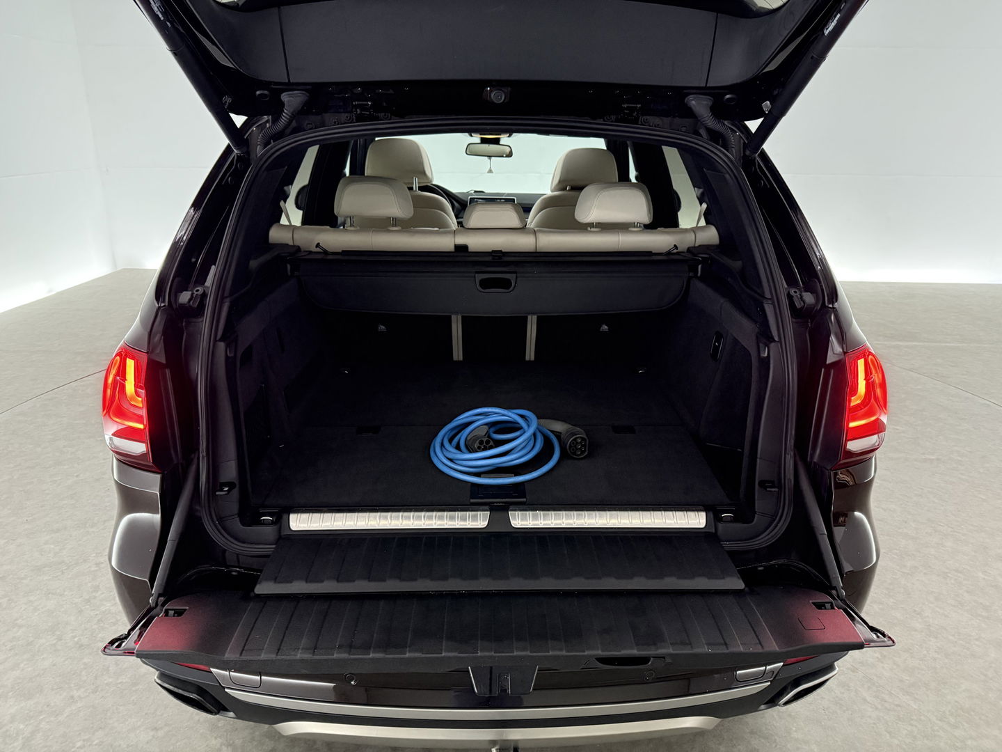 BMW X5 xDrive40e High Executive M-Sport | H/K | Memory | HuD | Pano | Sfeer | Camera | Trekh. | Cruise | Stoelverw. | Keyless