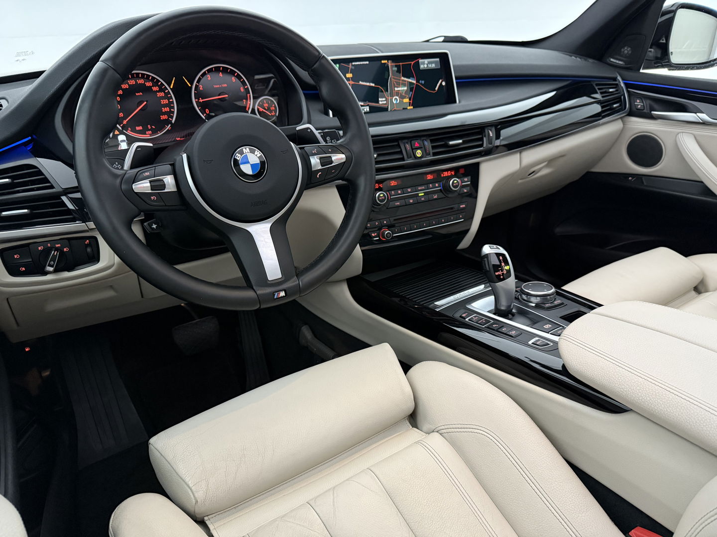 BMW X5 xDrive40e High Executive M-Sport | H/K | Memory | HuD | Pano | Sfeer | Camera | Trekh. | Cruise | Stoelverw. | Keyless