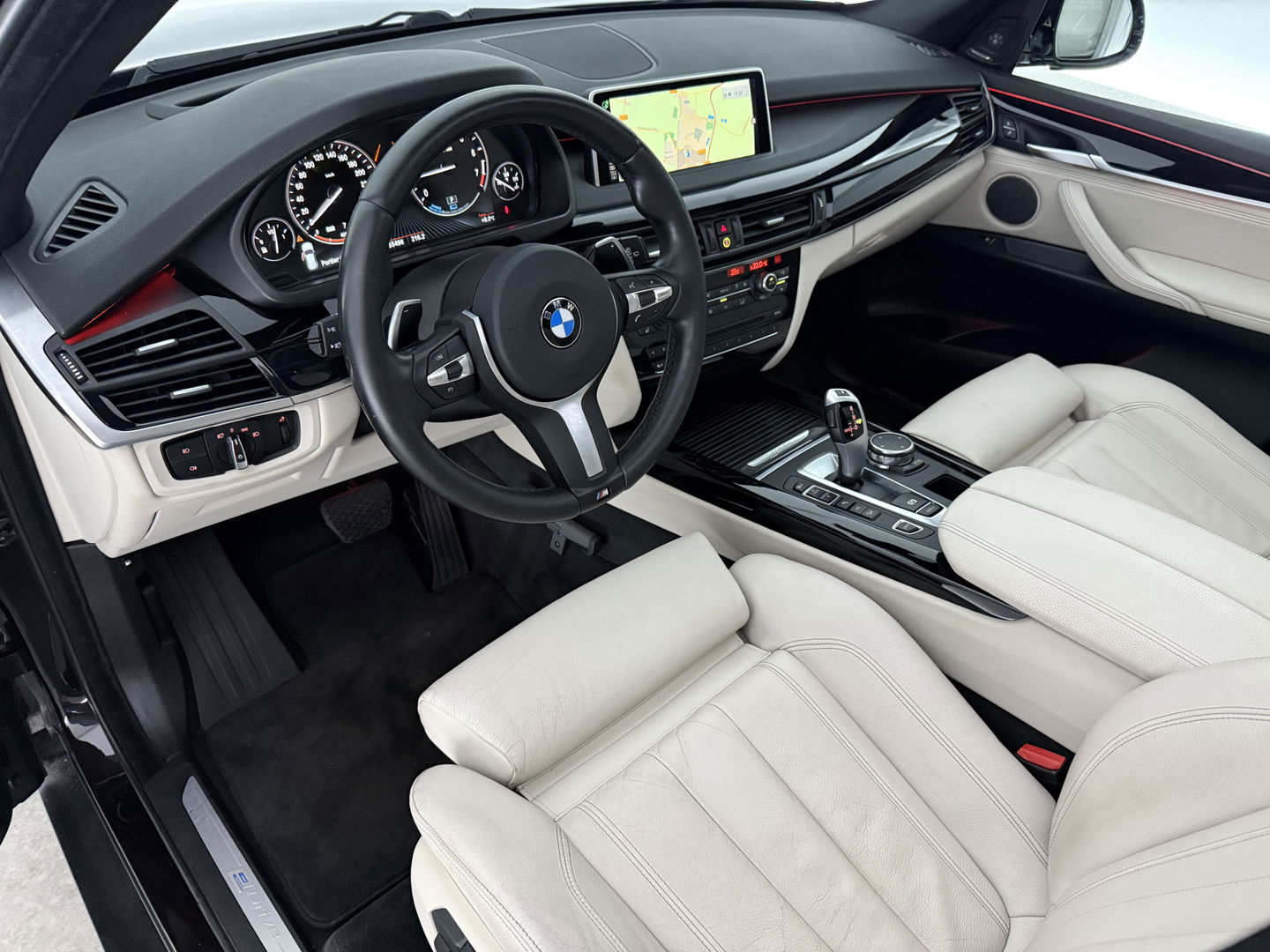 BMW X5 xDrive40e High Executive M-Sport | H/K | Memory | HuD | Pano | Sfeer | Camera | Trekh. | Cruise | Stoelverw. | Keyless