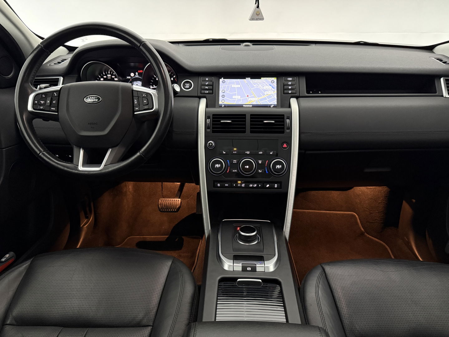 Land Rover Discovery 2.0 TD4 HSE Luxury 7p. | Pano | Camera | Trekh. | Stoelverw. | Meridian | Leder