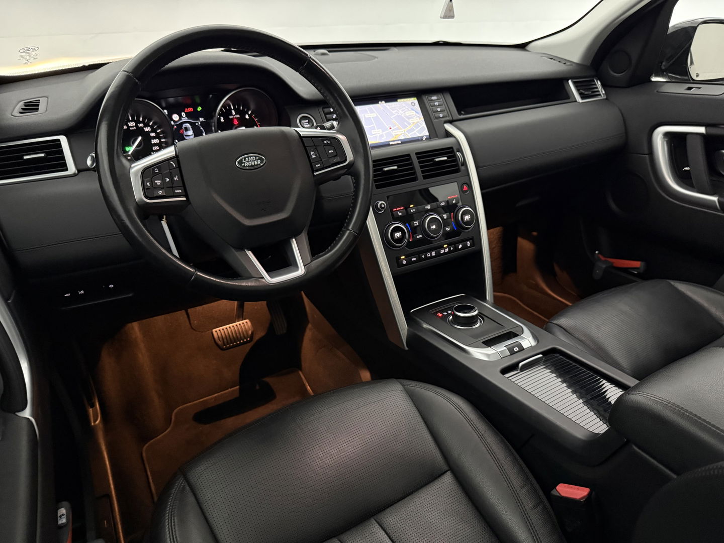 Land Rover Discovery 2.0 TD4 HSE Luxury 7p. | Pano | Camera | Trekh. | Stoelverw. | Meridian | Leder