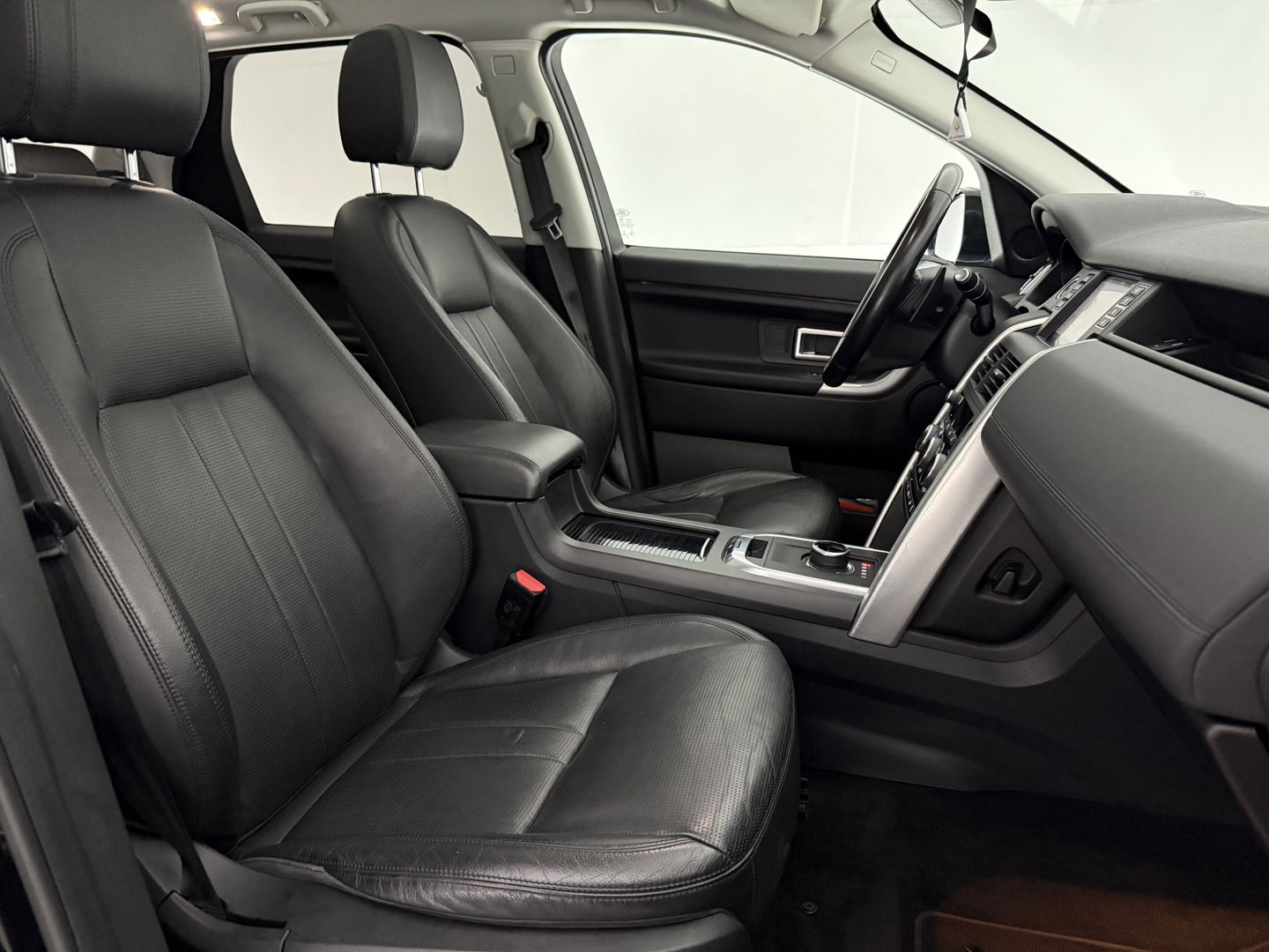 Land Rover Discovery 2.0 TD4 HSE Luxury 7p. | Pano | Camera | Trekh. | Stoelverw. | Meridian | Leder