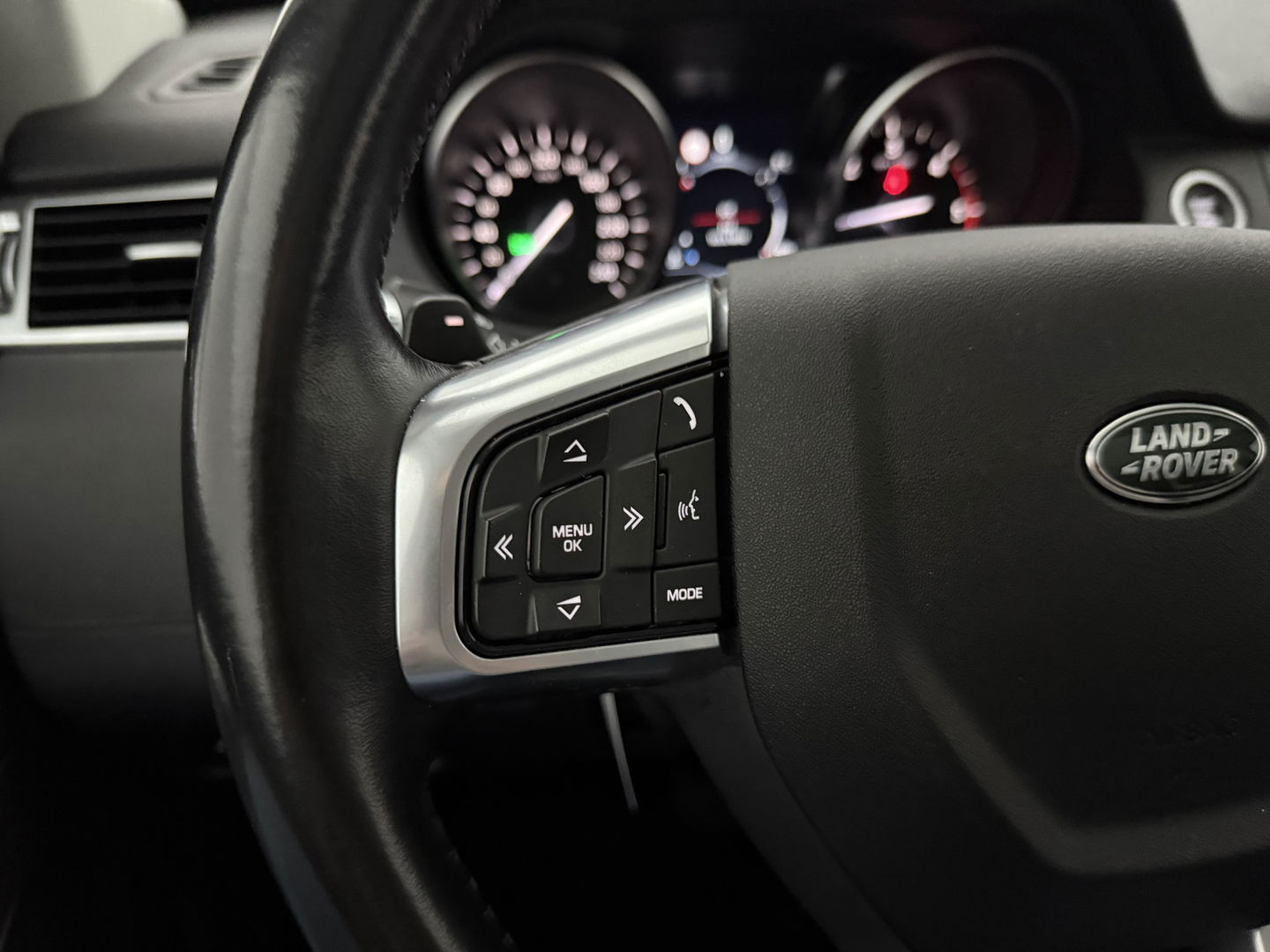 Land Rover Discovery 2.0 TD4 HSE Luxury 7p. | Pano | Camera | Trekh. | Stoelverw. | Meridian | Leder