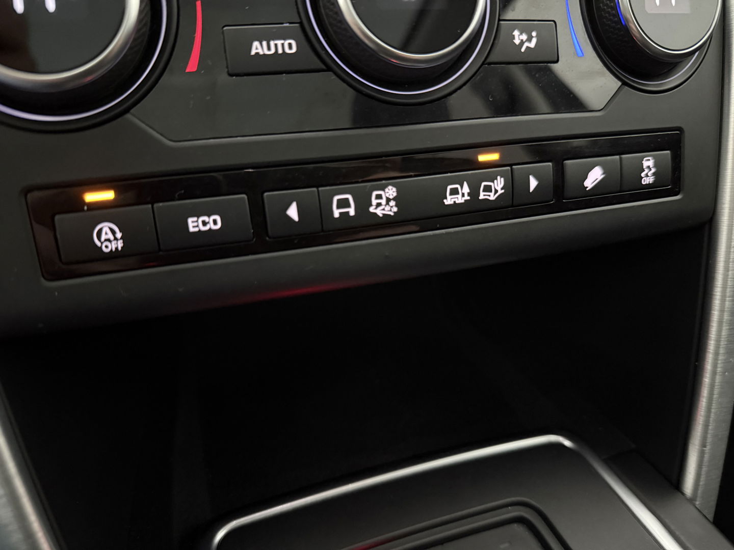 Land Rover Discovery 2.0 TD4 HSE Luxury 7p. | Pano | Camera | Trekh. | Stoelverw. | Meridian | Leder