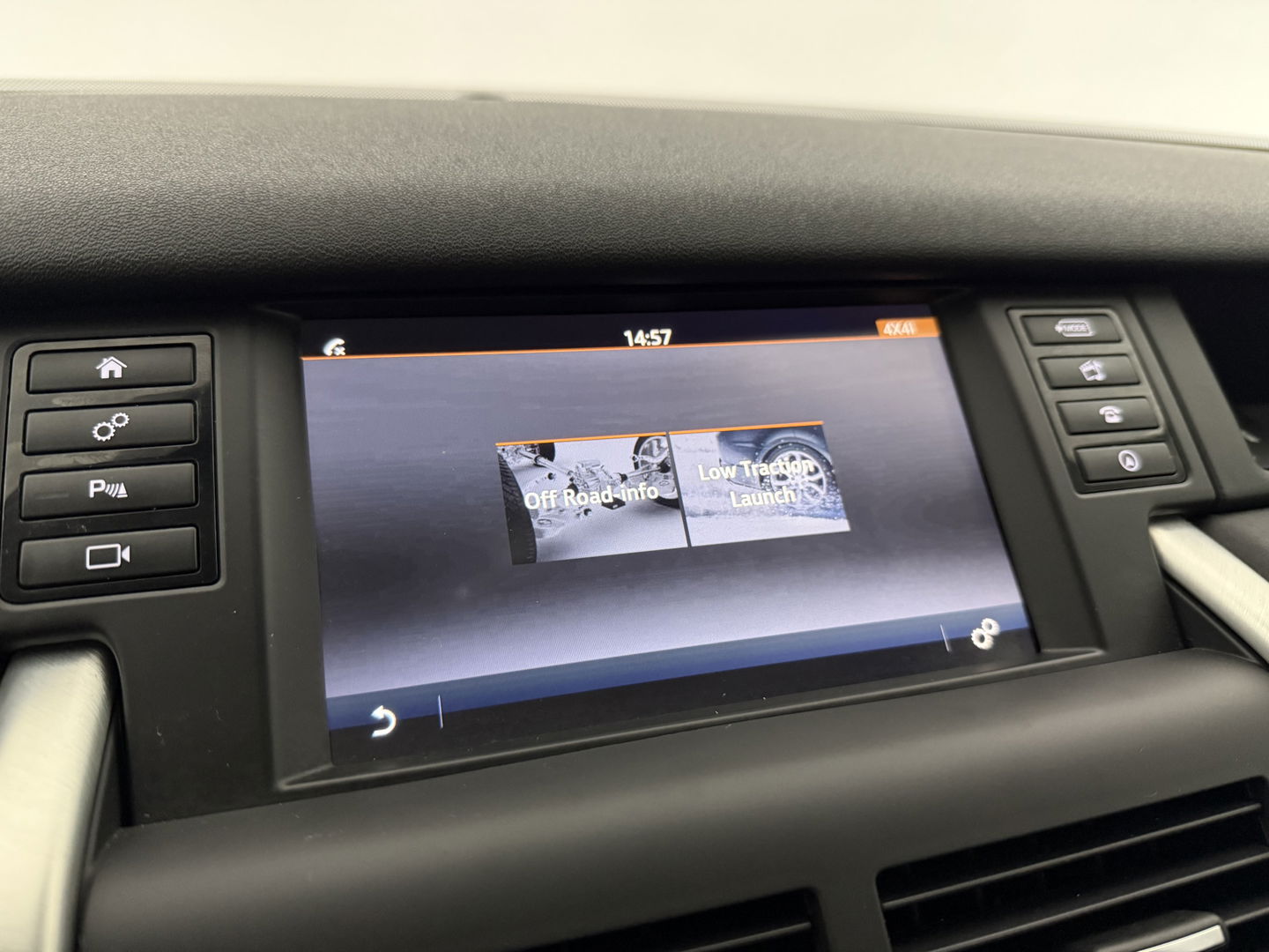 Land Rover Discovery 2.0 TD4 HSE Luxury 7p. | Pano | Camera | Trekh. | Stoelverw. | Meridian | Leder