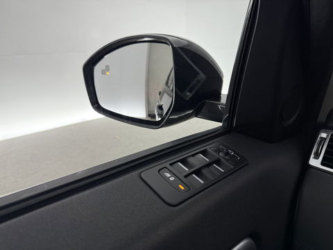 Land Rover Discovery 2.0 TD4 HSE Luxury 7p. | Pano | Camera | Trekh. | Stoelverw. | Meridian | Leder