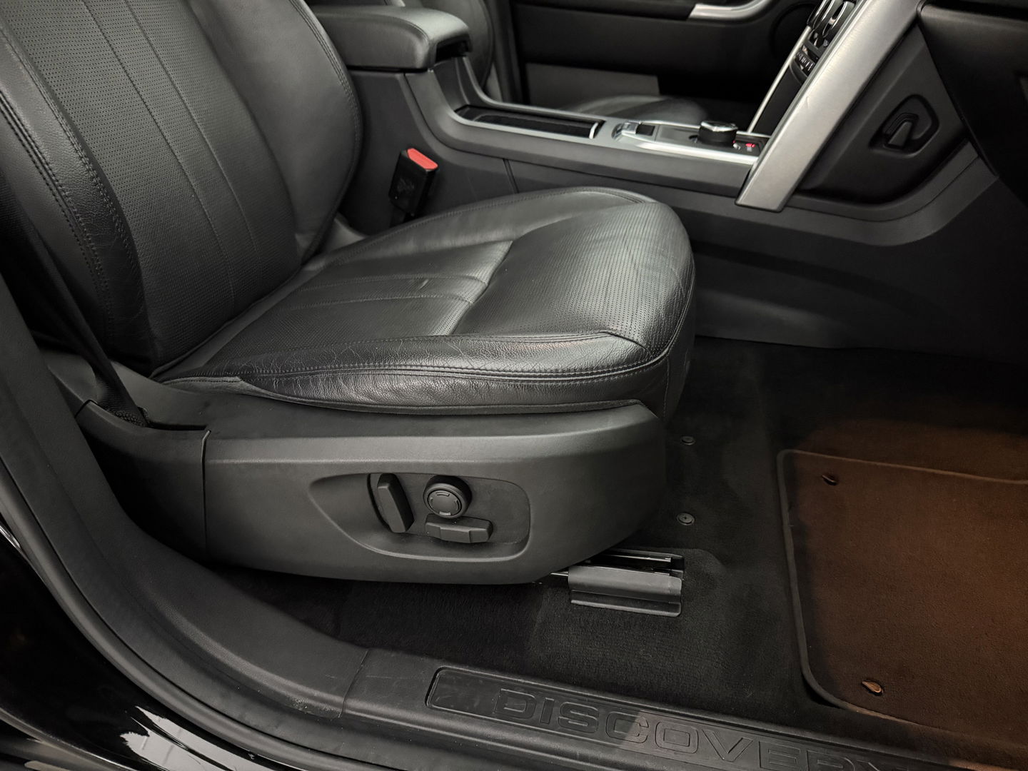 Land Rover Discovery 2.0 TD4 HSE Luxury 7p. | Pano | Camera | Trekh. | Stoelverw. | Meridian | Leder