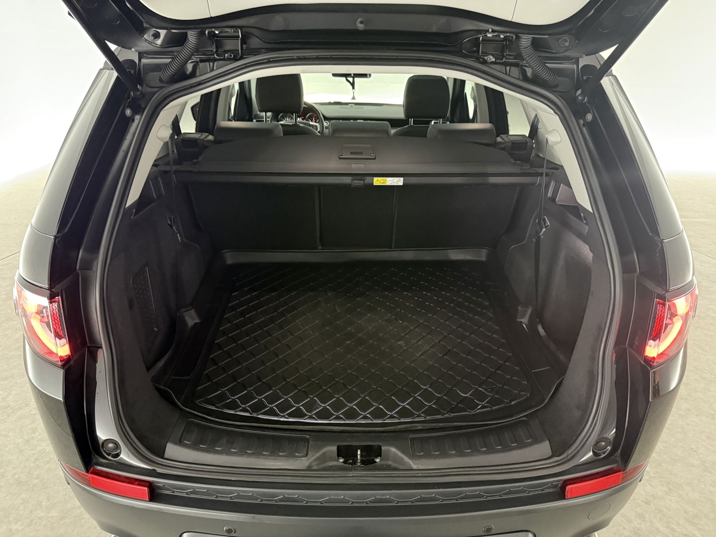 Land Rover Discovery 2.0 TD4 HSE Luxury 7p. | Pano | Camera | Trekh. | Stoelverw. | Meridian | Leder