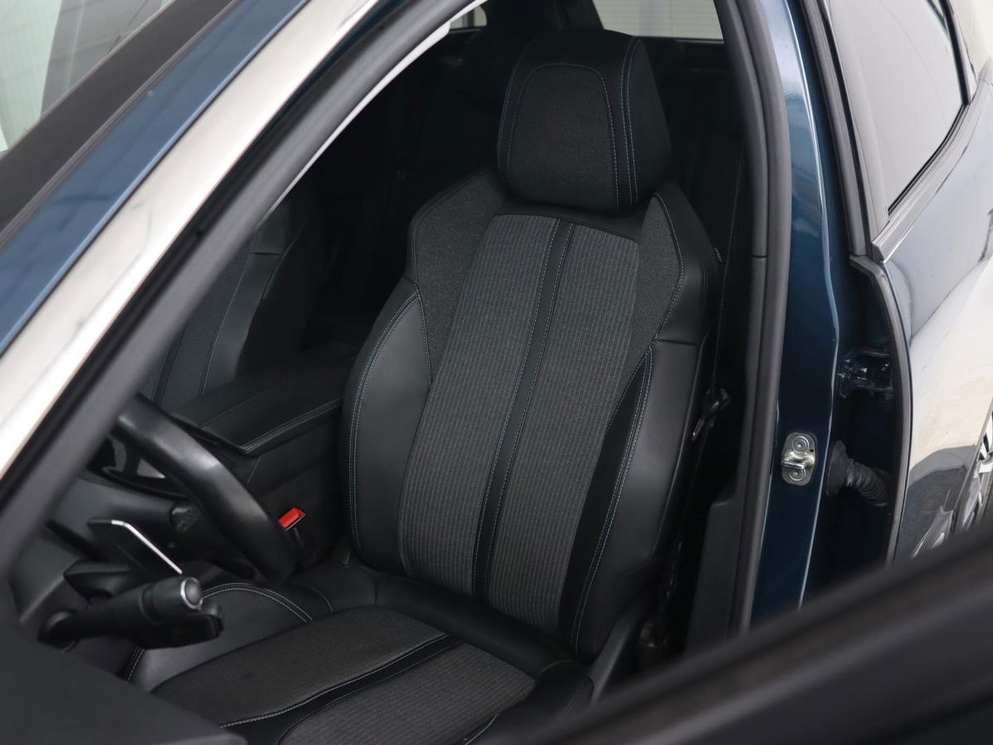 Peugeot 3008 1.6 HYbrid 225 Allure | Camera | Carplay | Half leder | Navigatie | Full LED | Parkeerhulp | Climate control | Cruise control | PHEV | Plug In