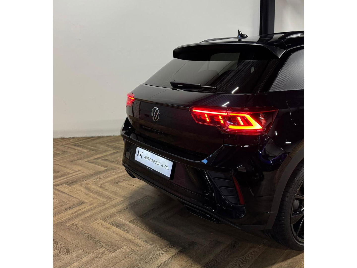 Volkswagen T-Roc 1.5 TSI R-Line PANO KEYLESS CAM