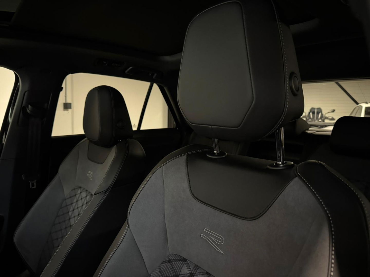 Volkswagen T-Roc 1.5 TSI R-Line PANO KEYLESS CAM