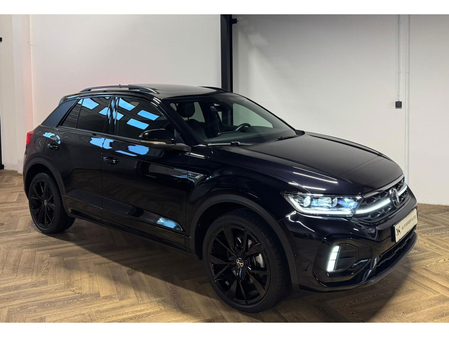 Volkswagen T-Roc 1.5 TSI R-Line PANO KEYLESS CAM