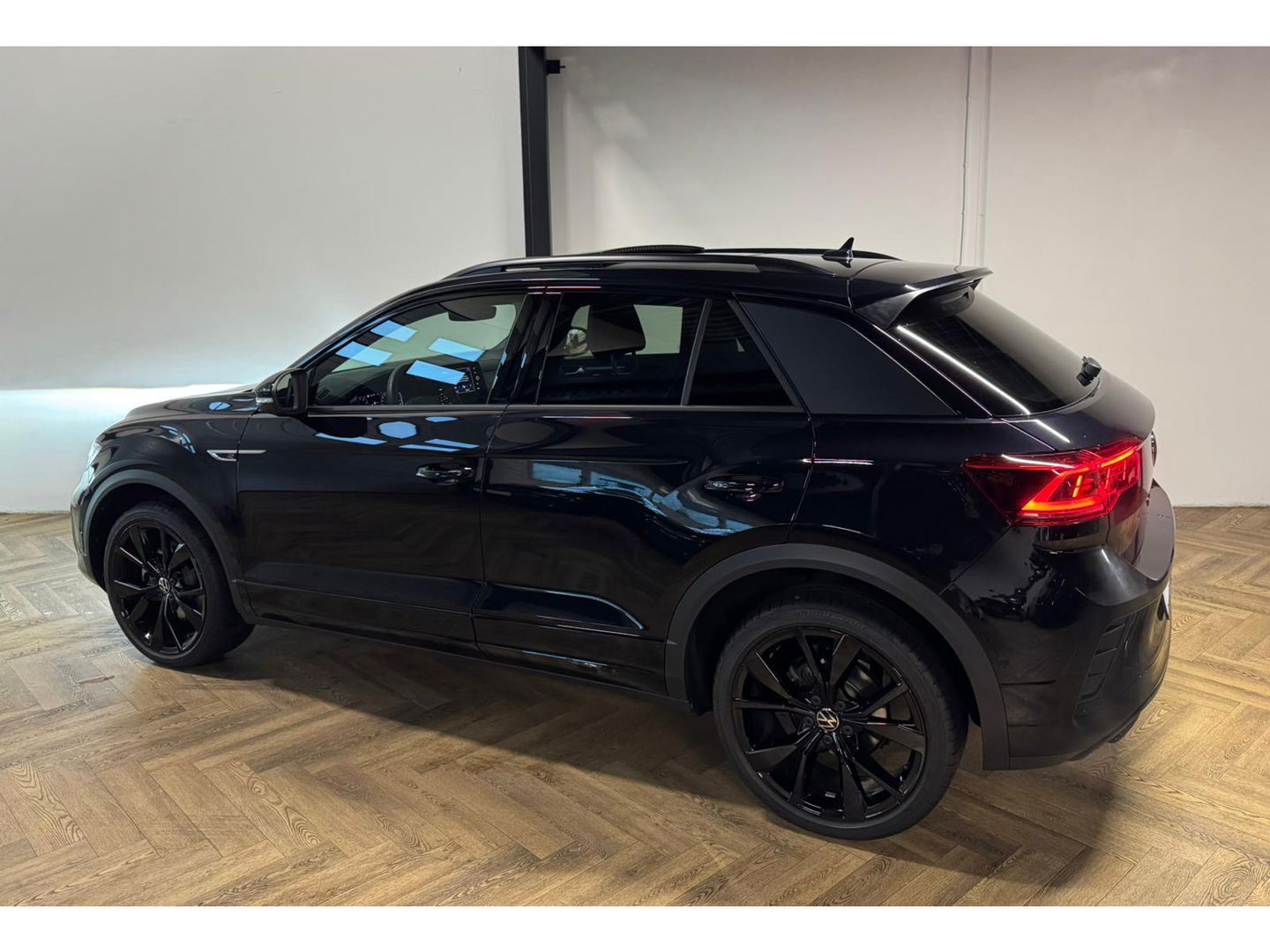 Volkswagen T-Roc 1.5 TSI R-Line PANO KEYLESS CAM