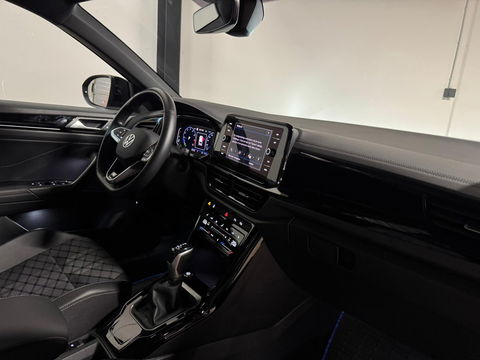 Volkswagen T-Roc 1.5 TSI R-Line PANO KEYLESS CAM