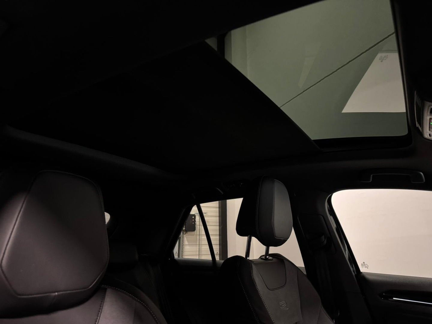 Volkswagen T-Roc 1.5 TSI R-Line PANO KEYLESS CAM