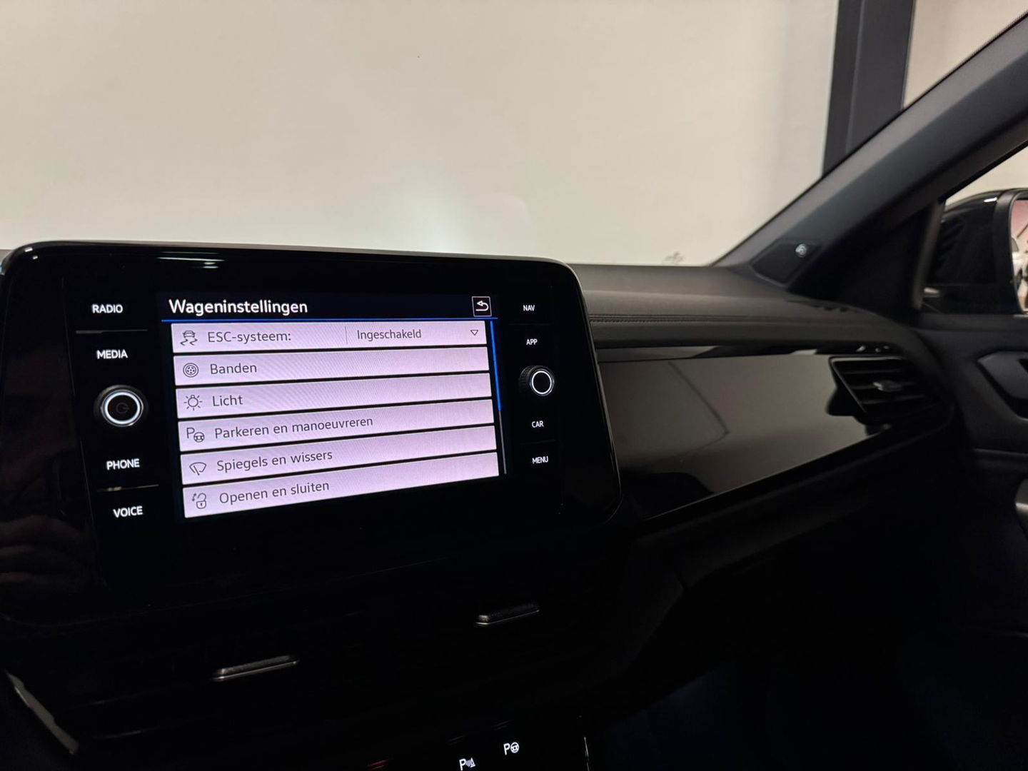 Volkswagen T-Roc 1.5 TSI R-Line PANO KEYLESS CAM