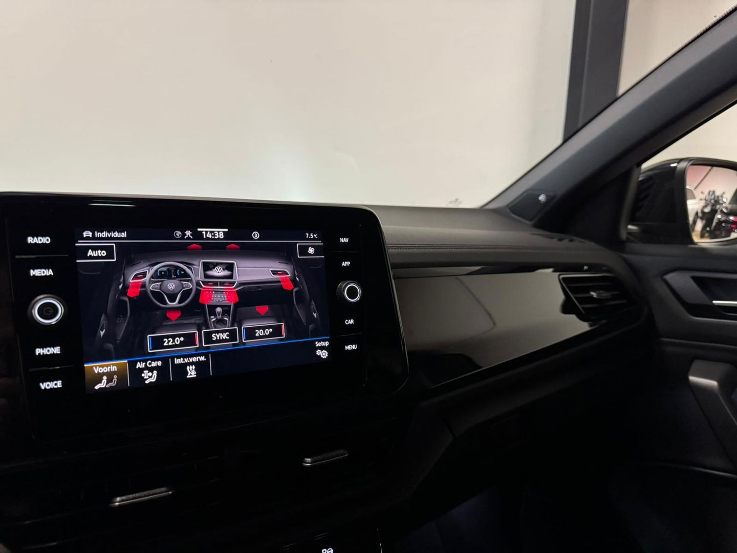 Volkswagen T-Roc 1.5 TSI R-Line PANO KEYLESS CAM