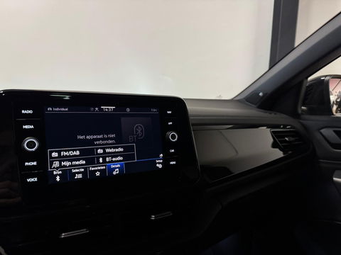 Volkswagen T-Roc 1.5 TSI R-Line PANO KEYLESS CAM
