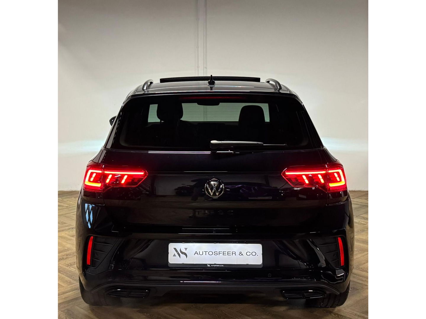 Volkswagen T-Roc 1.5 TSI R-Line PANO KEYLESS CAM