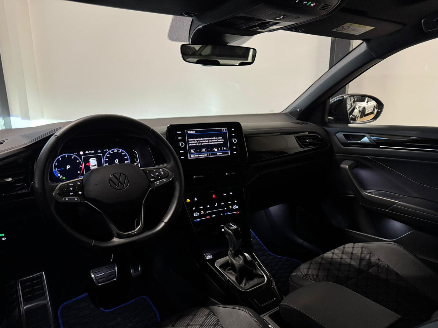 Volkswagen T-Roc 1.5 TSI R-Line PANO KEYLESS CAM