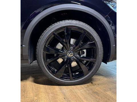 Volkswagen T-Roc 1.5 TSI R-Line PANO KEYLESS CAM